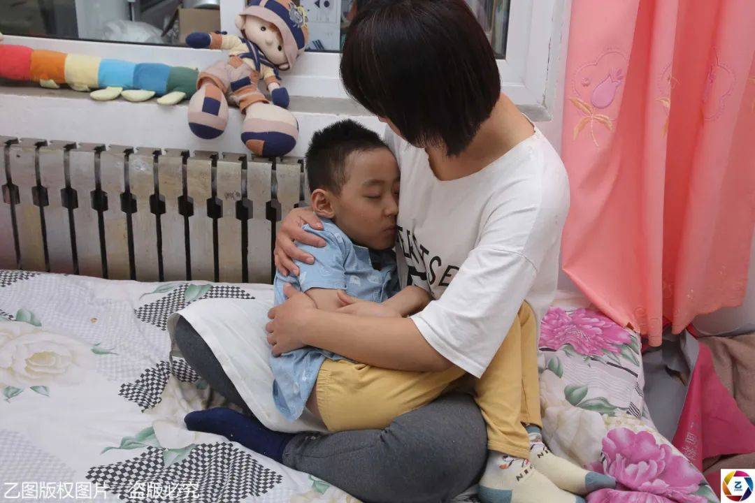 魏闻岐|医生对其母亲和外婆抽血化验,结果全家傻眼男孩总是莫名流鼻血