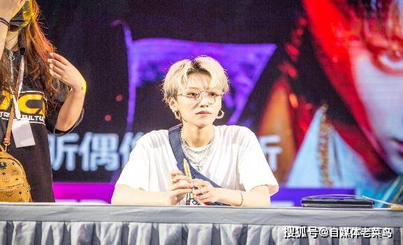 舞蹈生综艺出道 bab2a3281f1246e29db57511156aba66.jpeg