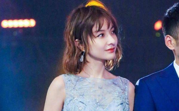 切换|吴昕御姐路线切换失败，皮肤松弛瘦成火柴人，情路坎坷状态难回春