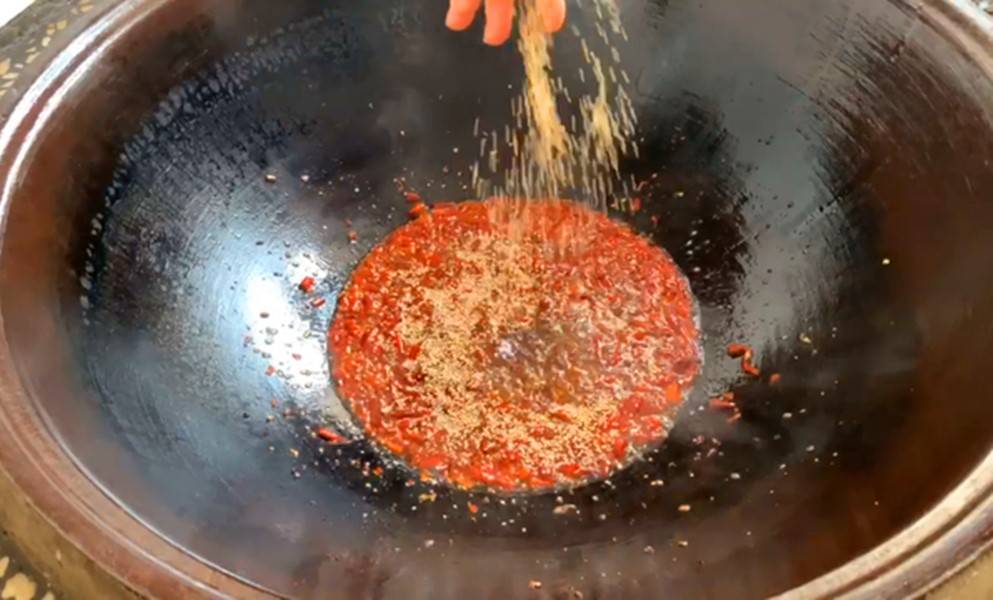 天冷了，兔肉再贵也要吃，兔肉比鸡鸭肉便宜，比牛羊肉滋补，太香了