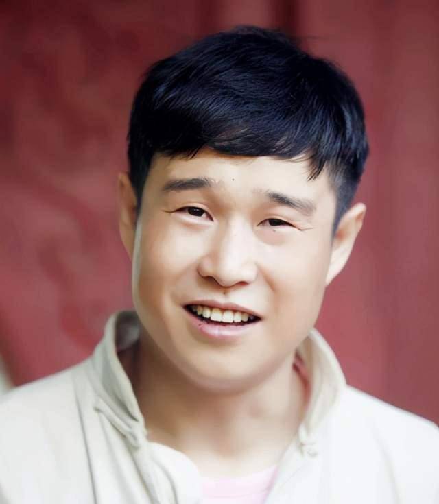 原创小沈阳女儿罕露面,曾因长相丑受争议,今14岁变化大美得认不出