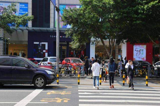 怎么样才算有效礼让行人 57e68f926e9346f189f408dbf40c248c.jpeg