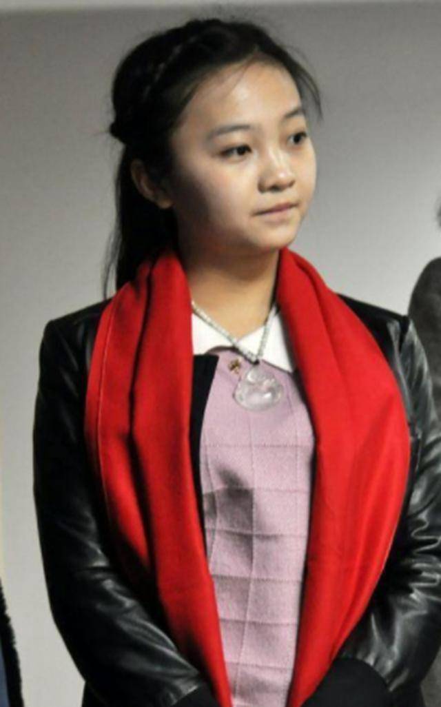 因长得丑遭林妙可公然顶替,如今美上天