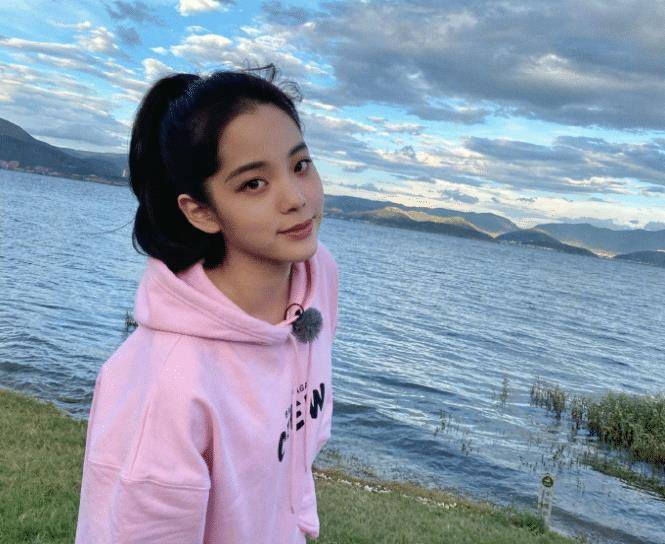 欧阳娜娜唱歌 dc2e9ce5ea714ce79dcfe809034b0d76.jpeg