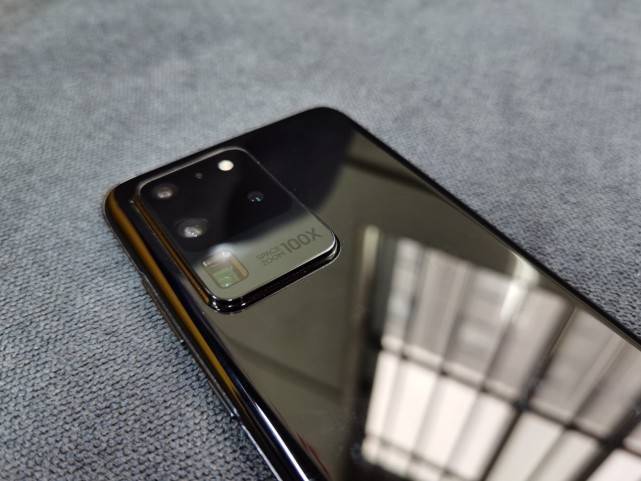 旗舰手机屏幕为啥好 ab52380d66b04431b5ddd63e32d3661c.jpeg