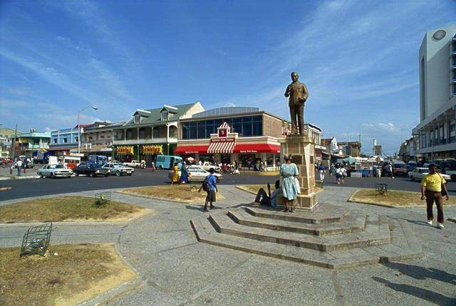 中国人均GDP花多少在食品上_中国人均gdp(2)