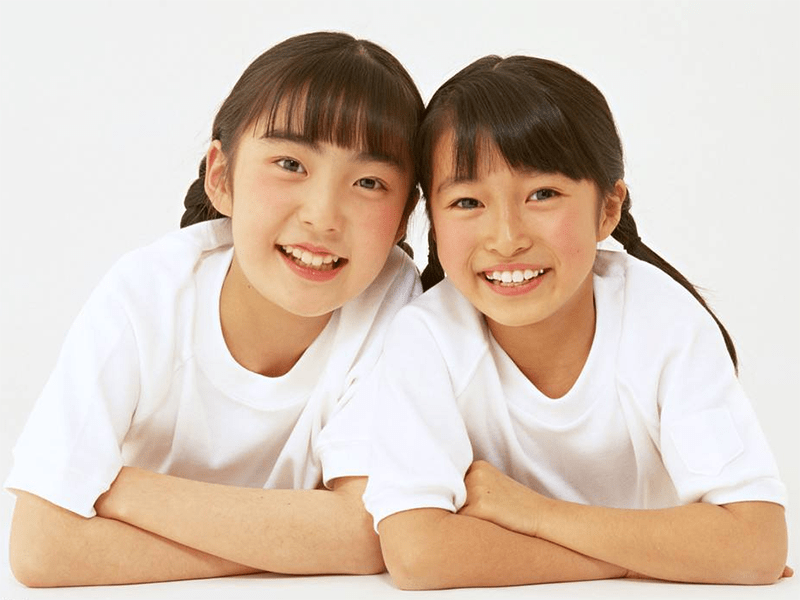小孩|手术矫正要20万,有什么可以不动手术的方法?小孩有点地包天