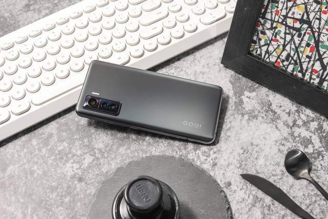 5款高性价比手机，预算4K内必了解，总有一款适