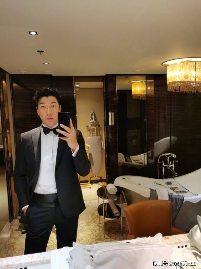张亮儿子近照颜值海拔双高引赞叹，张亮不服晒
