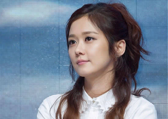 韩国女星人气排名%_韩国十大最美女星TOP10:宋慧乔仅排第6,孙艺珍凭实力