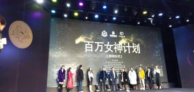 2020年世界超模排名_福布斯最赚钱超模排行榜出炉:刘雯首次入榜