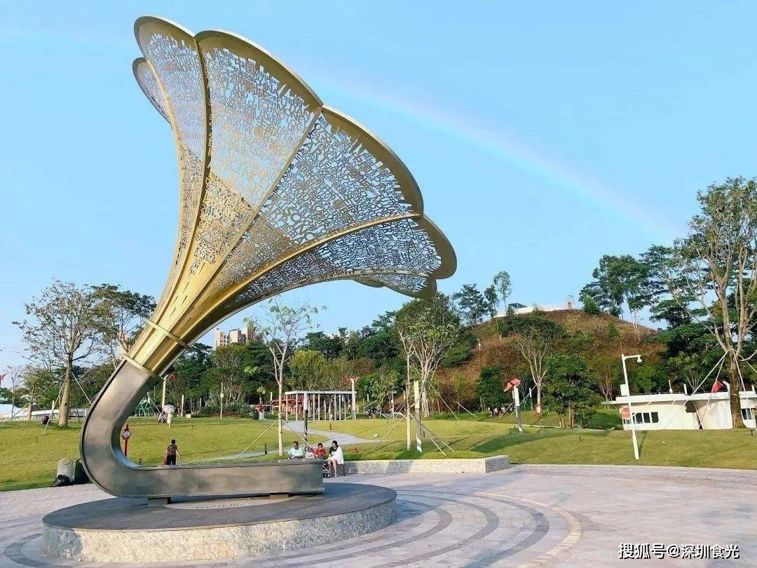 园中有很多音乐的元素,与北站中心公园,玉龙公园,大脑壳山生态公园等
