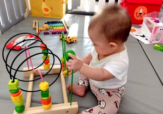 宝宝几个月可以用手指捏东西 f72d130af49f4d9d80704c127e860ada.jpeg