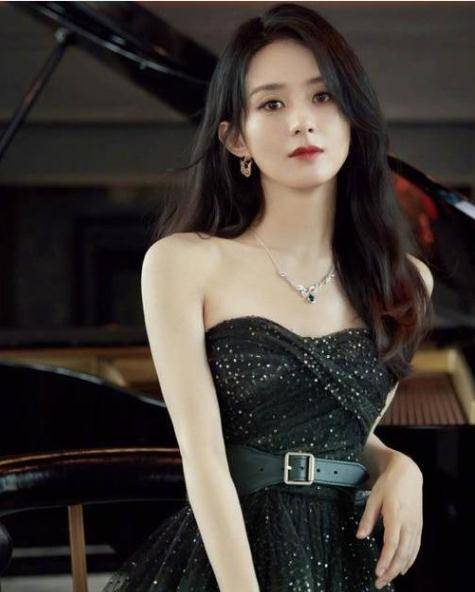 80后小花,如今的当红女艺人,获梦寐以求的金鹰奖双提名