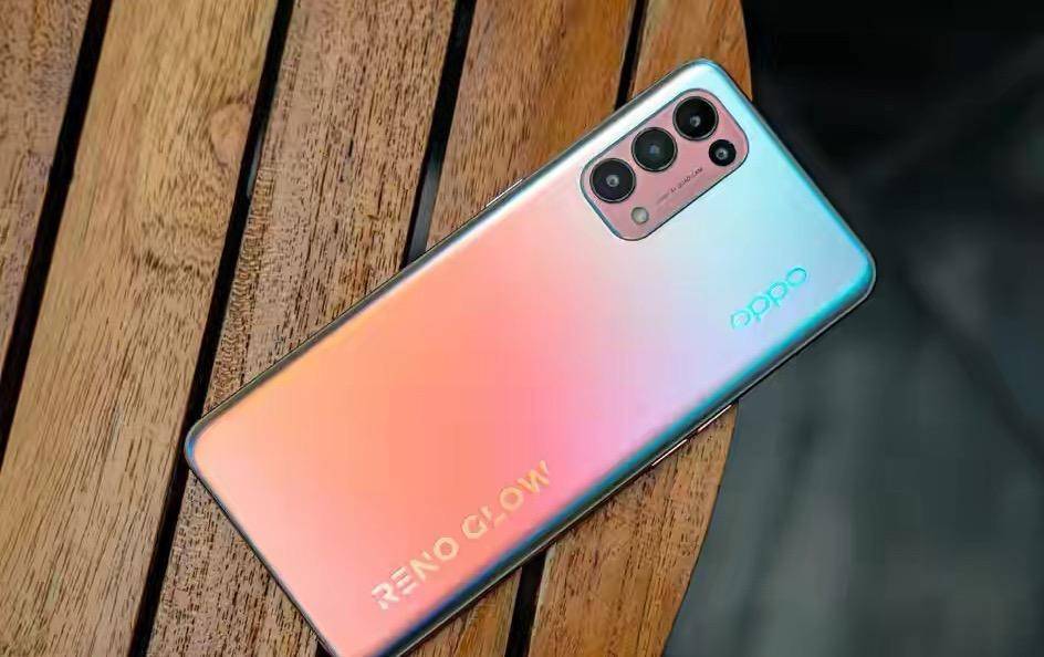 opporeno5星钻工艺惊艳众人绿厂颜值竞争力是公认的