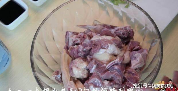 原创天健美食坊准备好酒教你做道色香味俱全的下酒菜啤酒鸭