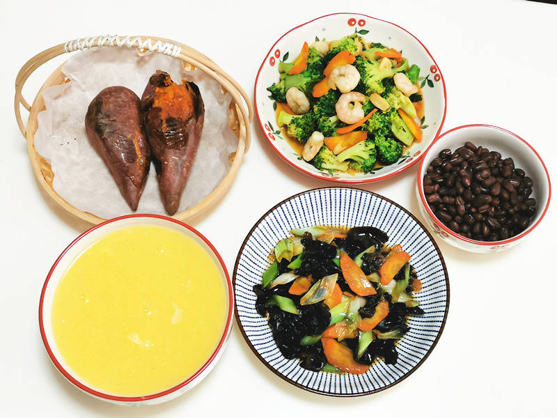 40岁阿姨的一人食午餐，精致不费时，网友：真心