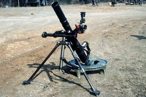 60毫米迫击炮是中国军队连级单位大量装备的小口径迫击炮,每连通常
