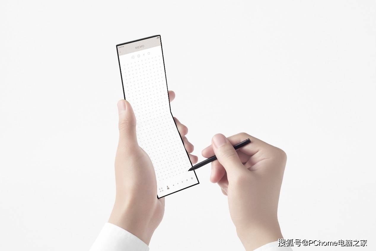 突破|三折叠玩法新突破 OPPO折叠屏新设计展出