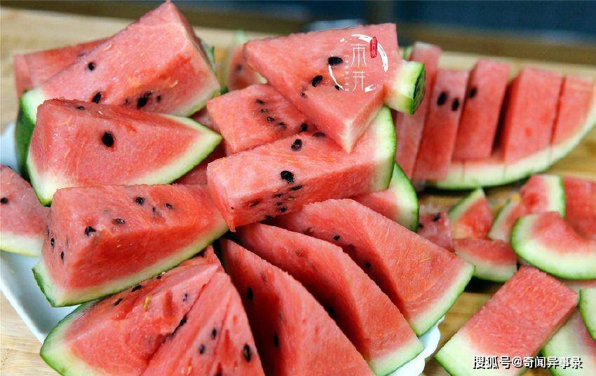 西瓜是什么季节种下的 2d585edea4384ad1bd90487ec0694479.jpeg