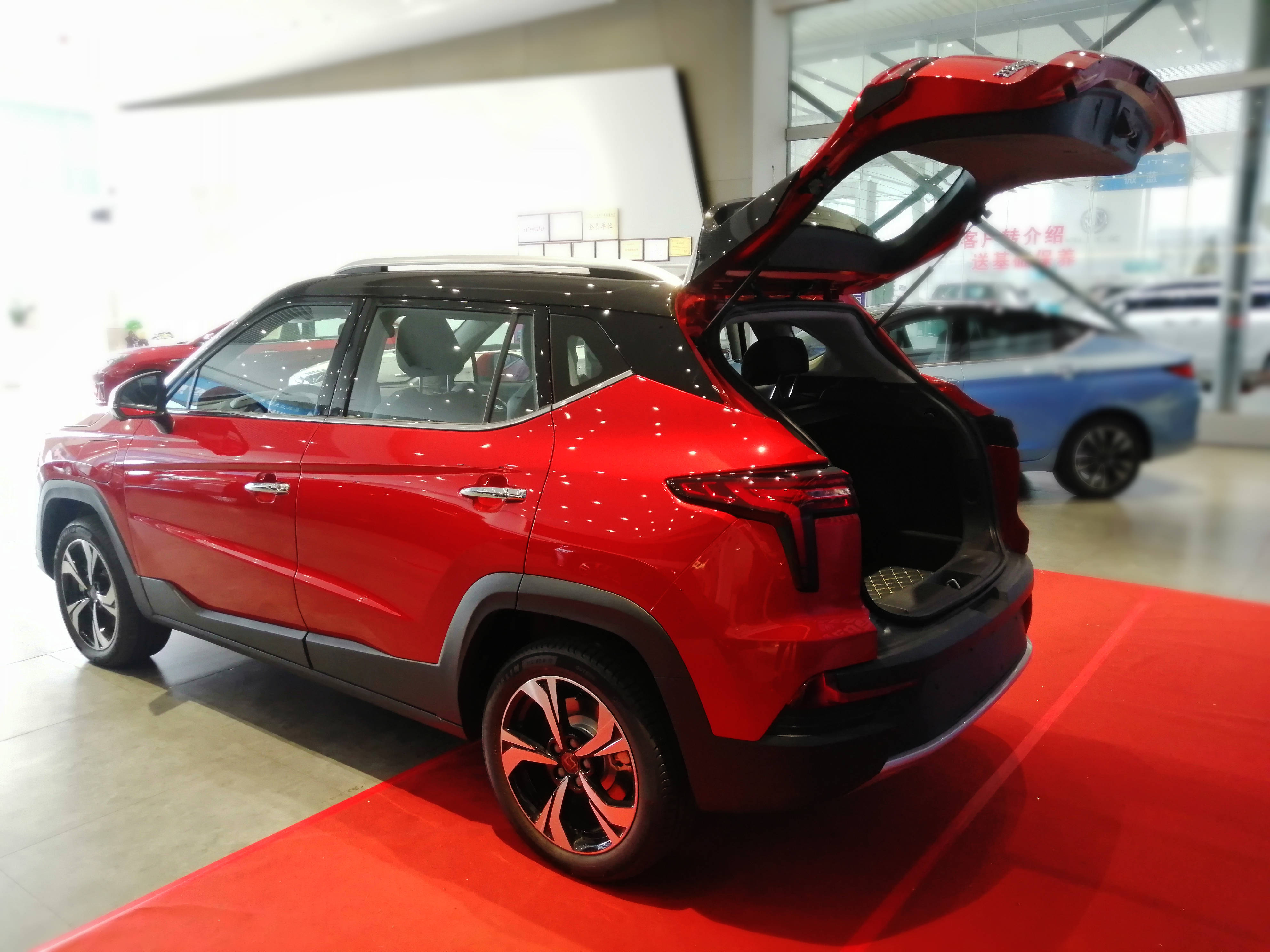 高科技颜值派suv 思皓e40x,售价不到15万!