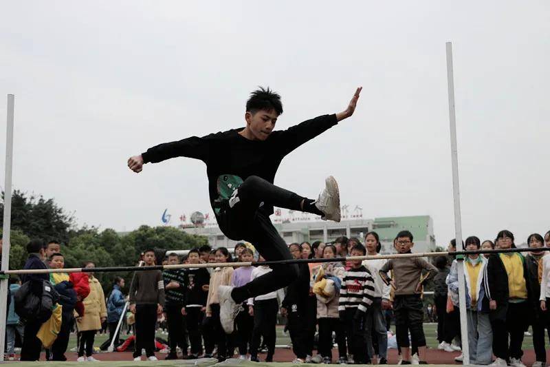 18804efb8d504241a53b5c223aea886a.jpeg