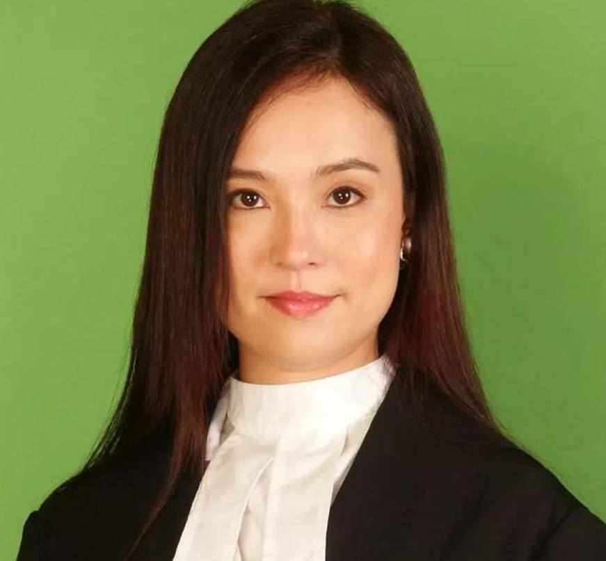 83版小龙女扮演者翁静晶:为爱退出娱乐圈,55岁再嫁赌王堂侄