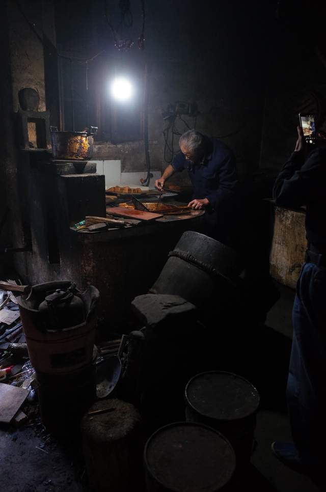 探访皖南古村,听老人们讲过去的故事,留守儿童与老人的真实生活