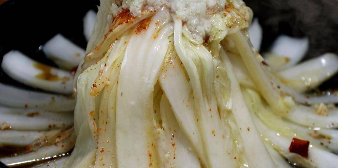 酸辣白菜怎么炒好吃的视频 2ee63f2b614340dc817e42a86b351473.jpeg