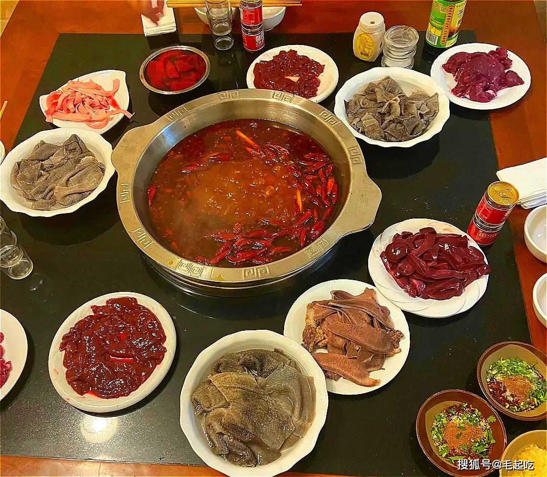 甲浦甲浦火锅人均消费_火锅卡通图片