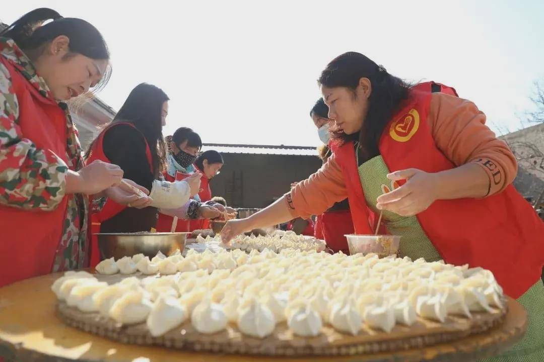 中登广场 | 冬至饺子节,现场包饺子,温暖送给最可敬的