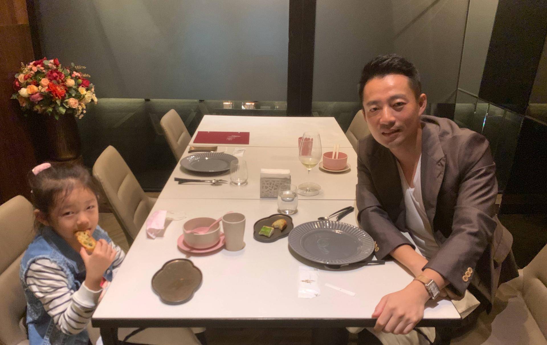 汪小菲新餐厅评分低口碑被服务拖累网友质疑没有诚意纯粹圈钱