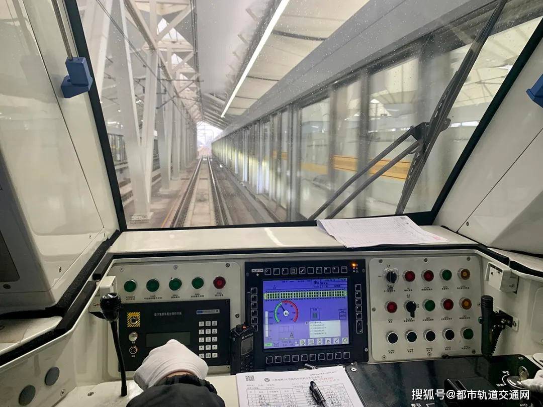 上海地铁10号线二期开通!探访国内首条全自动无人驾驶