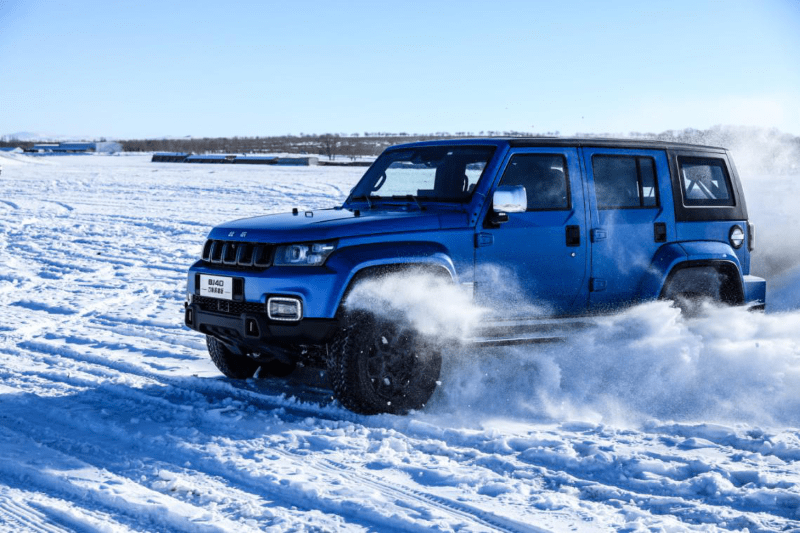 英雄|BJ40 P系列“刀锋英雄版”正式入列,欢迎嫦娥回家！
