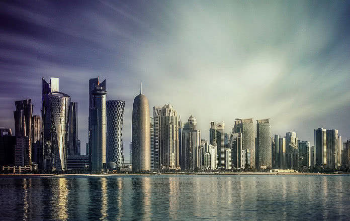靠石油天然气成为世界上最富裕的国家，迪拜都比不了，游客却很少