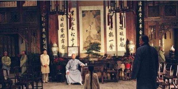 其父霍恩第以保镖为业,是燕青拳(又称秘宗拳)掌门人,秘踪拳第六代传人