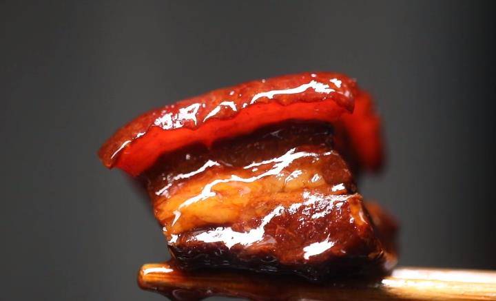 红烧肉的做法家庭版最简单食材 90f8cba8d7f141749bfd5c502ad05d23.jpeg