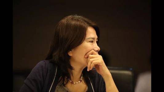 董明珠13场直播带货476亿成“带货女王”背后：格