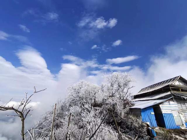 成都户外:以新年的名义,登高望远,挑战自我_赵公山