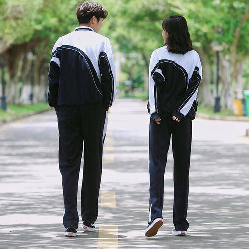 家长点赞深圳校服开始启用校服监管码保障校服质量安全