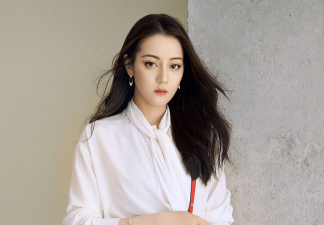 2020年的女明星排名_2020全球百大最美面孔,9位中国女星入围,周冬雨第2