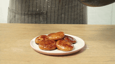 713716eec8874ea79f49ce49d74f3424.gif