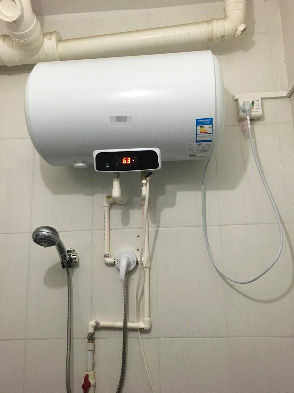 燃气热水器,那么就会有很多人担心燃烧中毒,其实现在用强排式的就