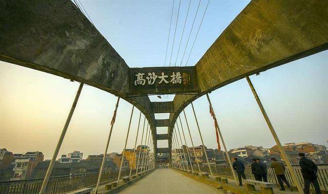 载入桥梁史的中国大桥，设计师仅有初中水平，全程没有一个桥墩