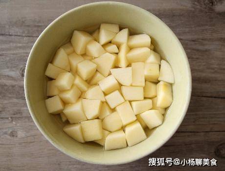 苹果怎么做好吃不用火 9d9e7ce8706c4aa593cfe2e2841c26b6.jpeg