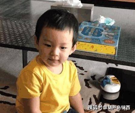 带你看看汪小菲一家住的豪宅,墙面只刷了白漆,简单又幸福