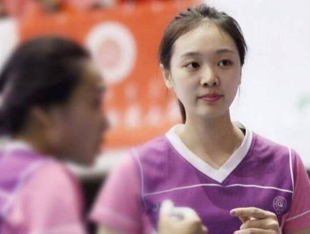 华体会开户-
她是“中国排球女神”郎平爱将仅19岁退役！网友：太惋惜天妒英才(图8)