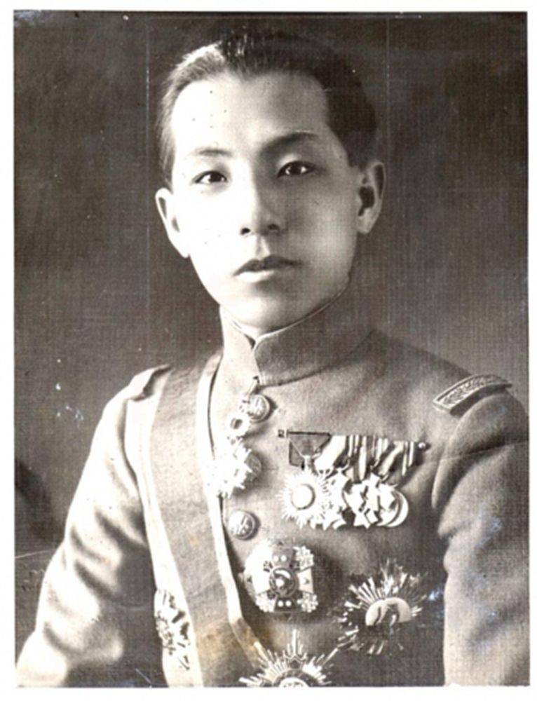 蒋介石为什么到了南京就扣押张学良？1936年12月25日西安事变结束