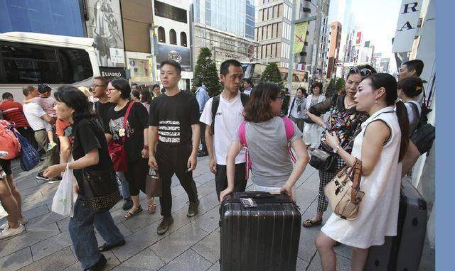 日本东京街头穿和服 bb59f9d950004013aab56a811fc8c00c.jpeg