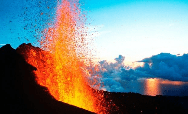 世界上“最没面子”小火山，却被当地人用来娱乐，成为“煤气灶”